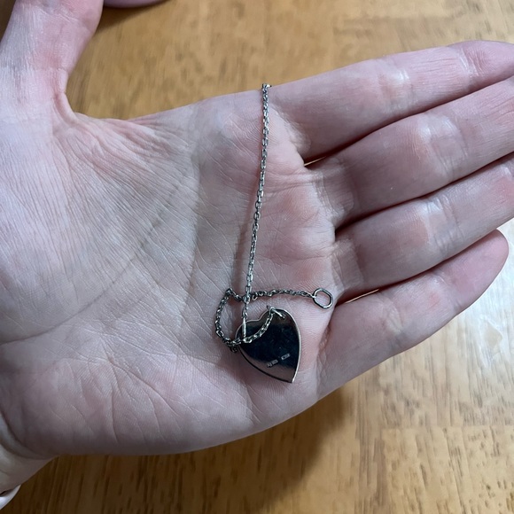 GUCCI TRADEMARK BRACELET WITH HEART PENDANT - Picture 4 of 7